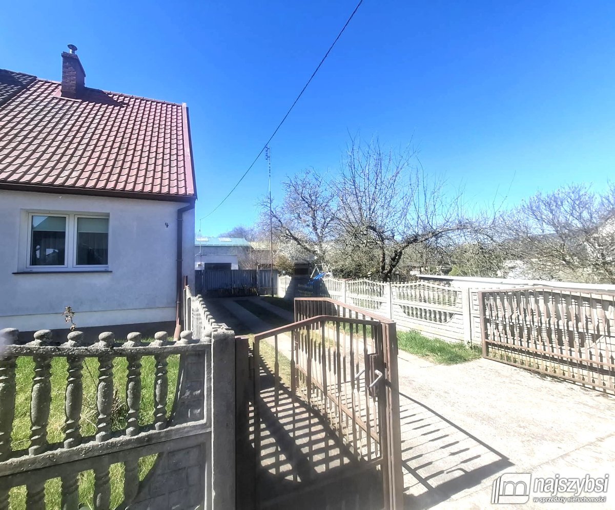 Nowogard - dom+mieszkanie+garaż - działka 1064m2 (2)