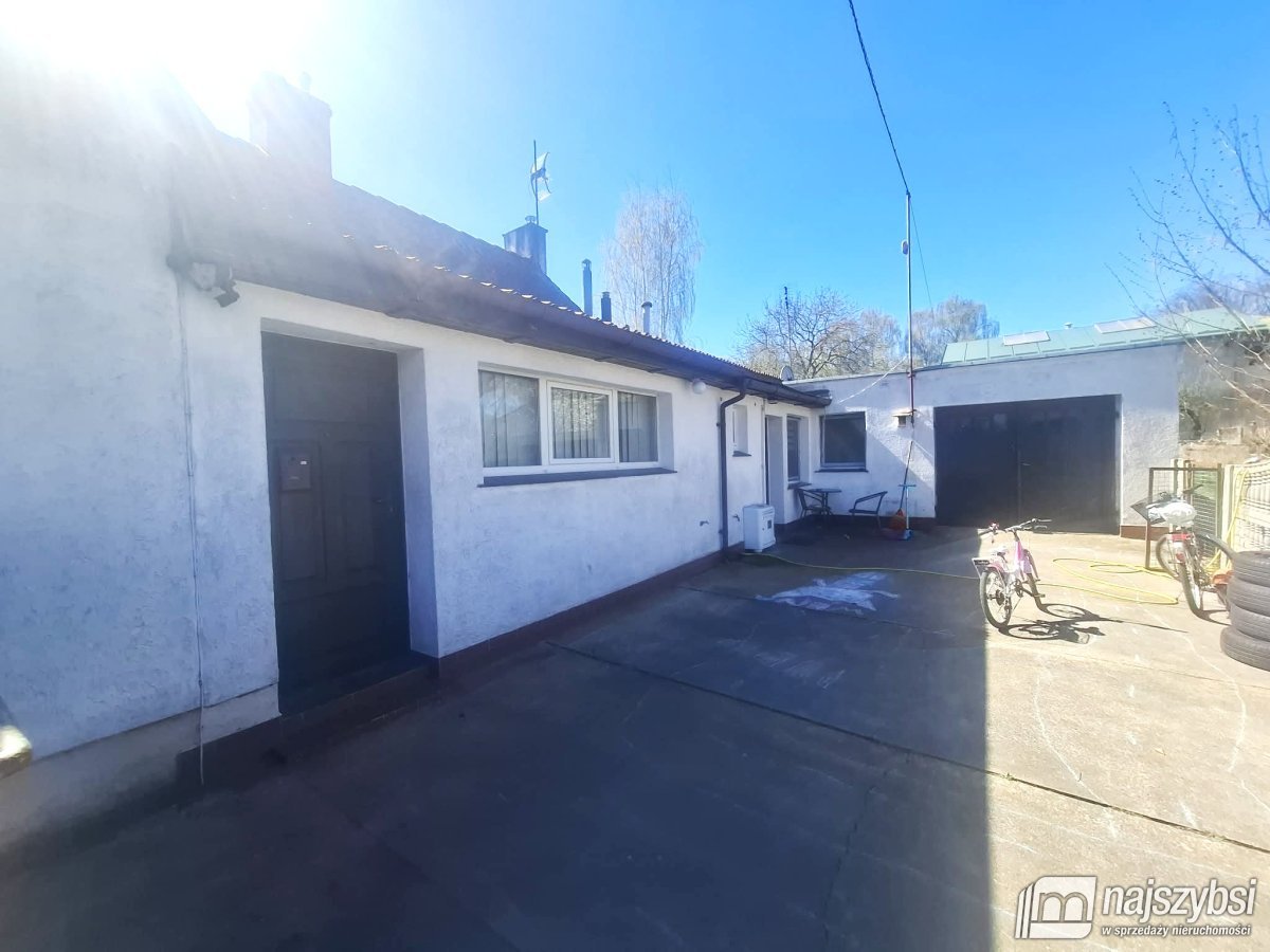 Nowogard - dom+mieszkanie+garaż - działka 1064m2 (21)