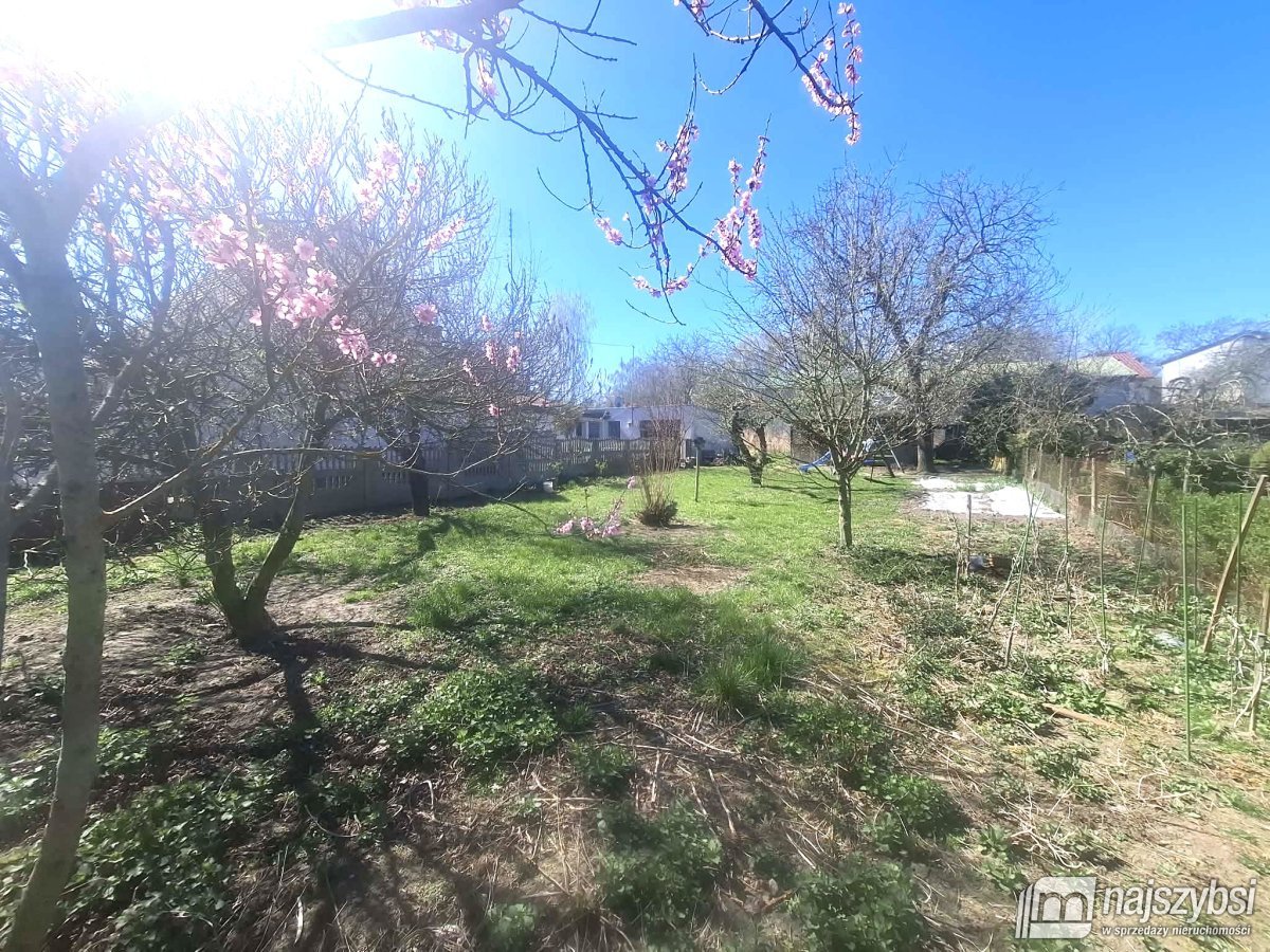 Nowogard - dom+mieszkanie+garaż - działka 1064m2 (23)