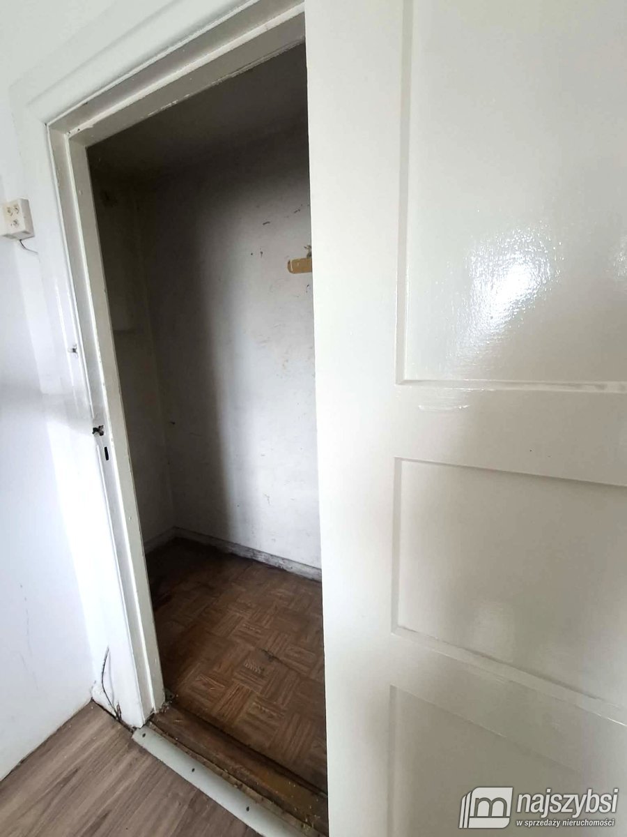 Nowogard - dom+mieszkanie+garaż - działka 1064m2 (8)