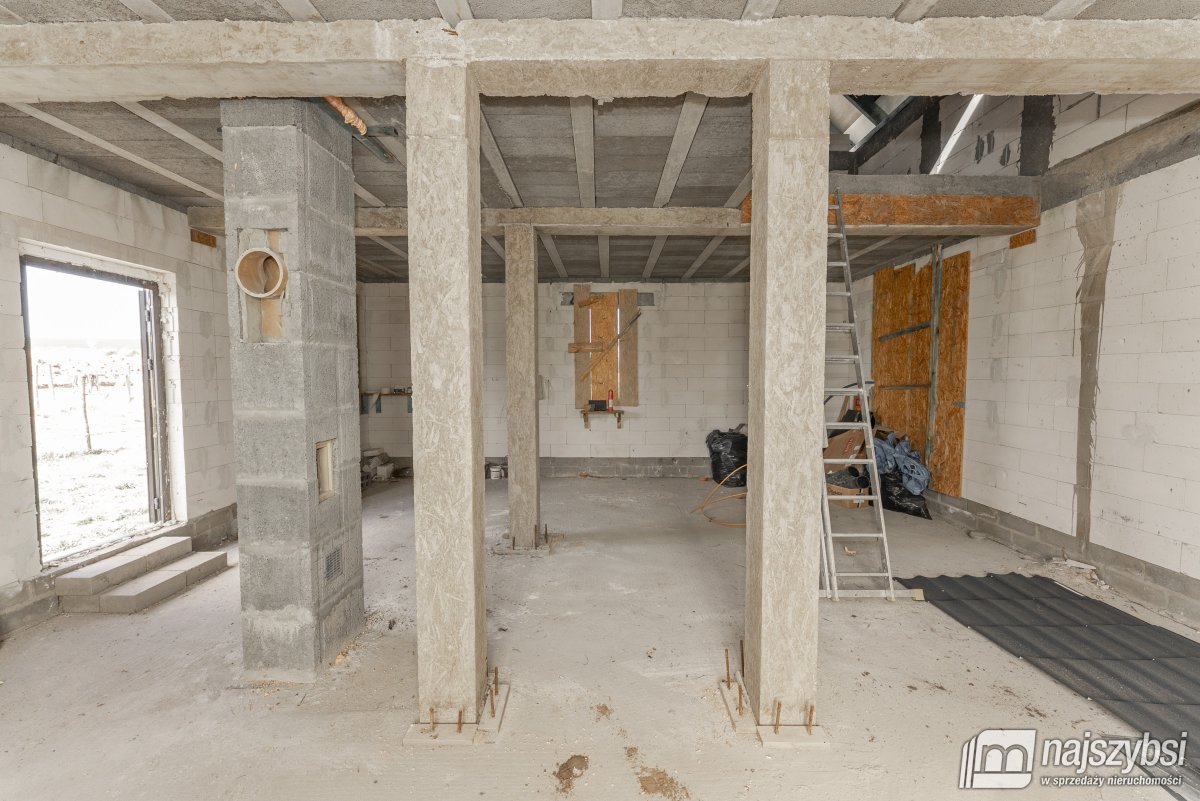 Golczewo/Upadły-dom w stanie surowym, dz. 1370m2 (11)
