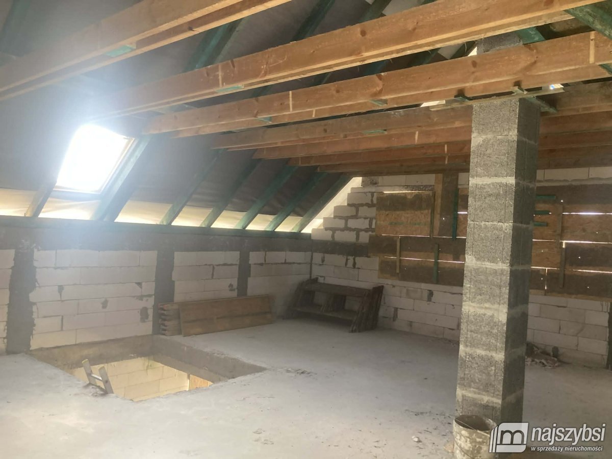 Golczewo/Upadły-dom w stanie surowym, dz. 1370m2 (14)