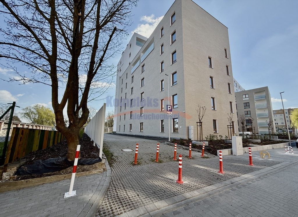 Nowe 2 pokoje z loggią i parkingiem (8)