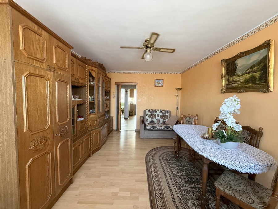 Mieszkanie 3 pokojowe z balkonem. (1)