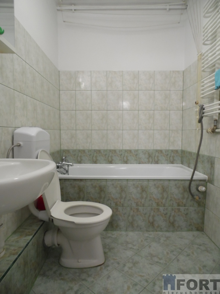 Duża kawalerka z balkonem (4)