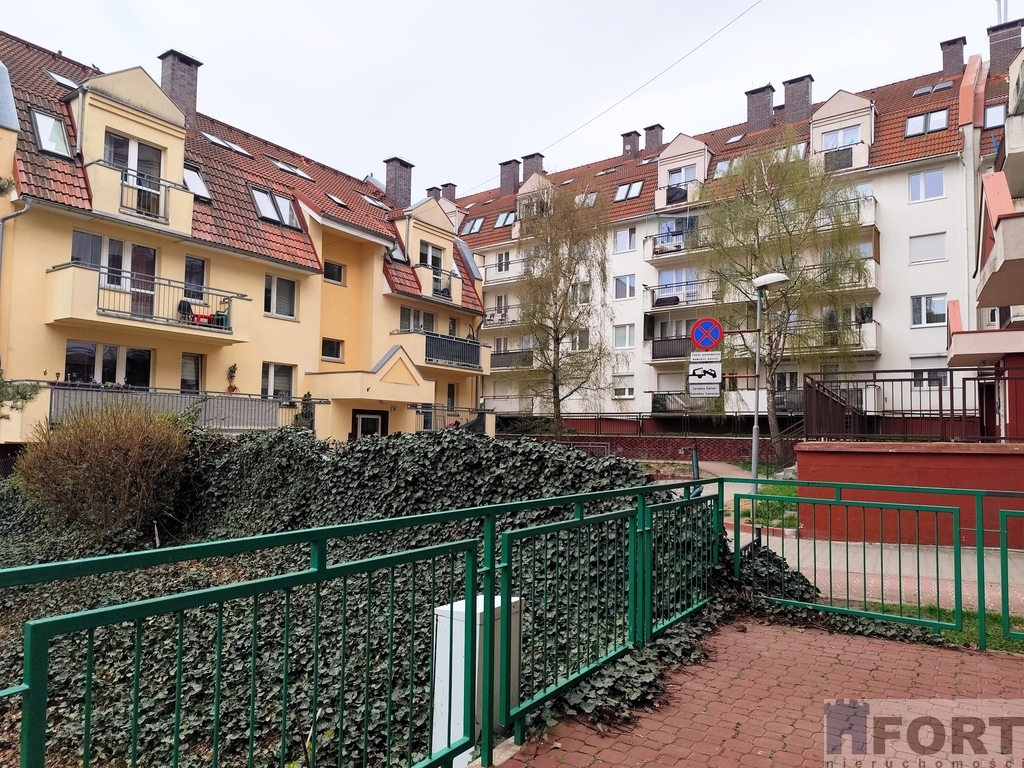 Duża kawalerka z balkonem (1)