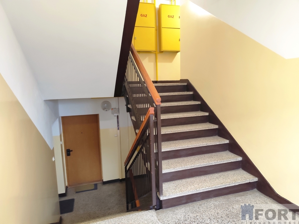 Duża kawalerka z balkonem (10)