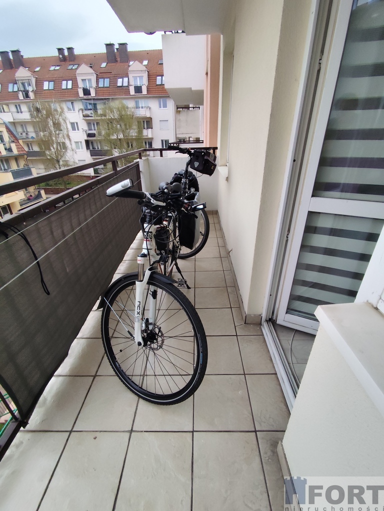 Duża kawalerka z balkonem (7)