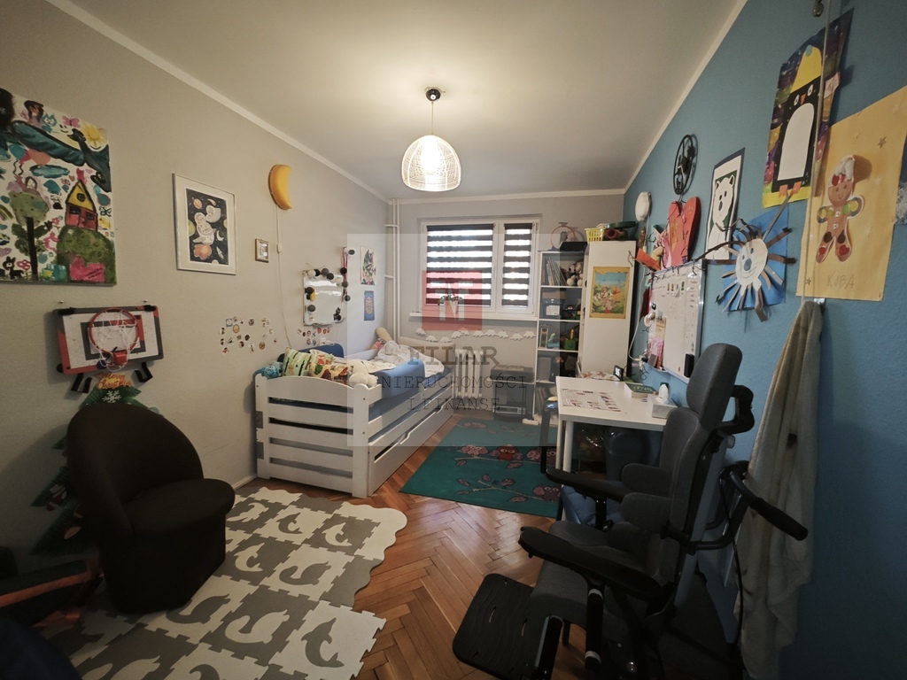 Centrum, słoneczne, 3-pokojowe mieszkanie + balkon (6)