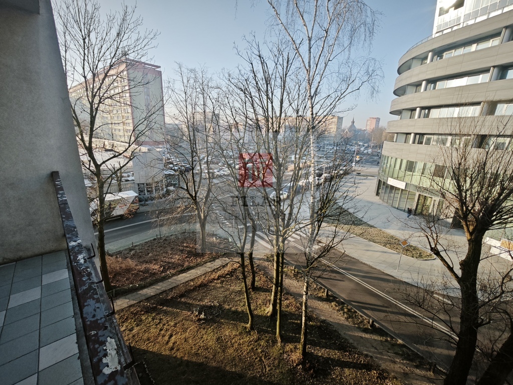 Centrum, słoneczne, 3-pokojowe mieszkanie + balkon (13)