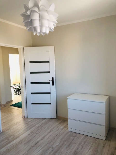 mieszkanie na ul.Thugutta po generalny remoncie (9)