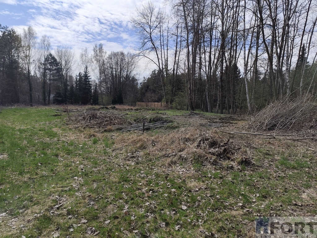 Do sprzedaży działka z wydanymi WZ na 2 domy. (3)