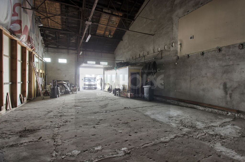 Hala w centrum miasta 150m2 (2)