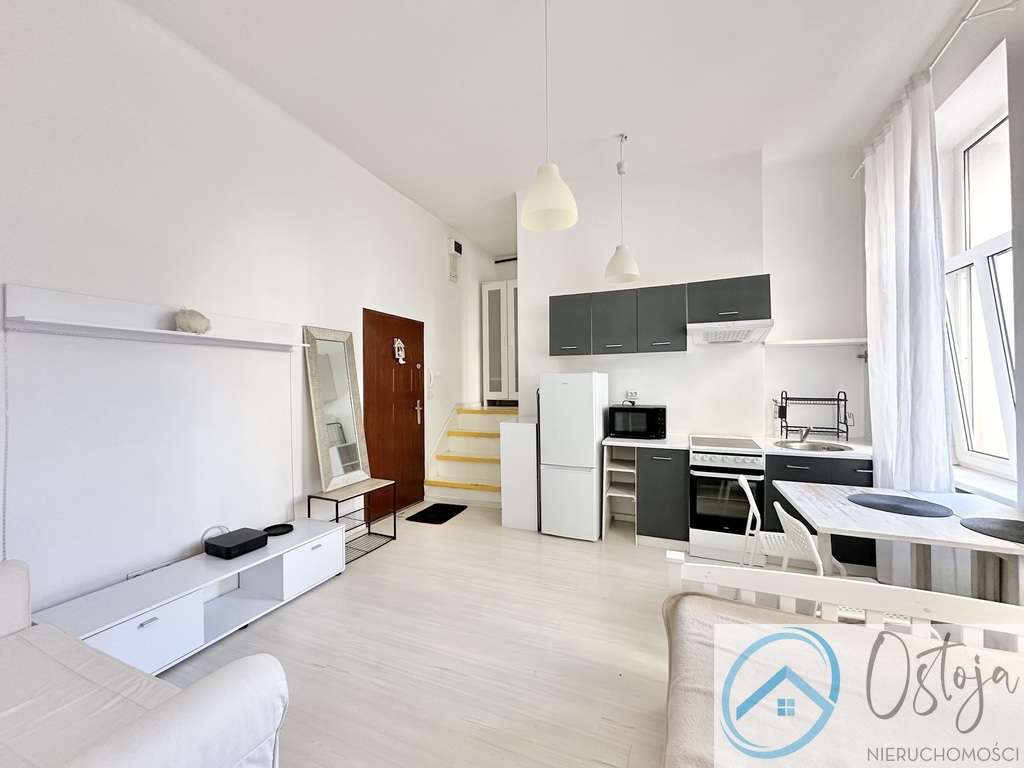 Kawalerka - Centrum - Dobry stan (1)