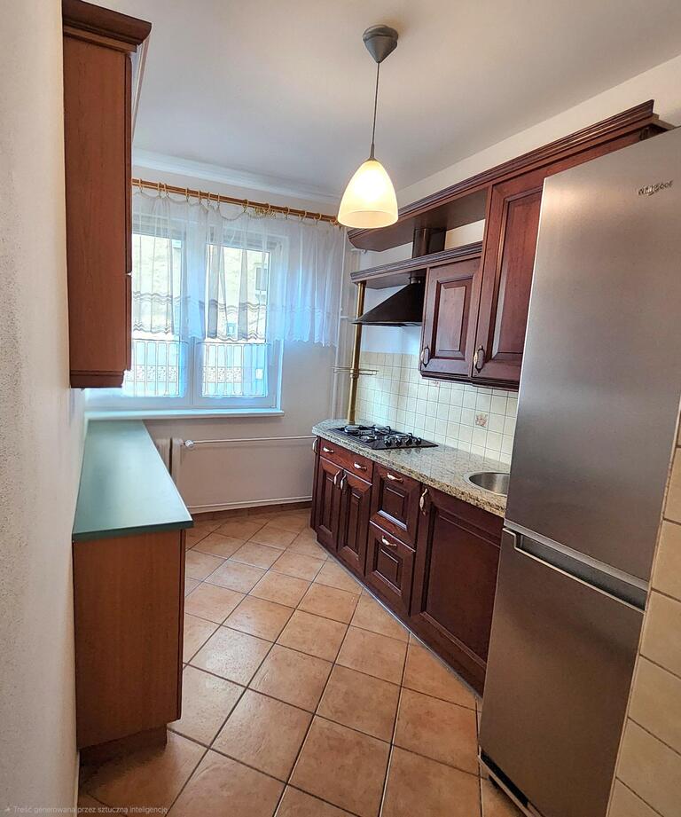 Centrum, 2 pokoje na parterze z dużym balkonem. (9)