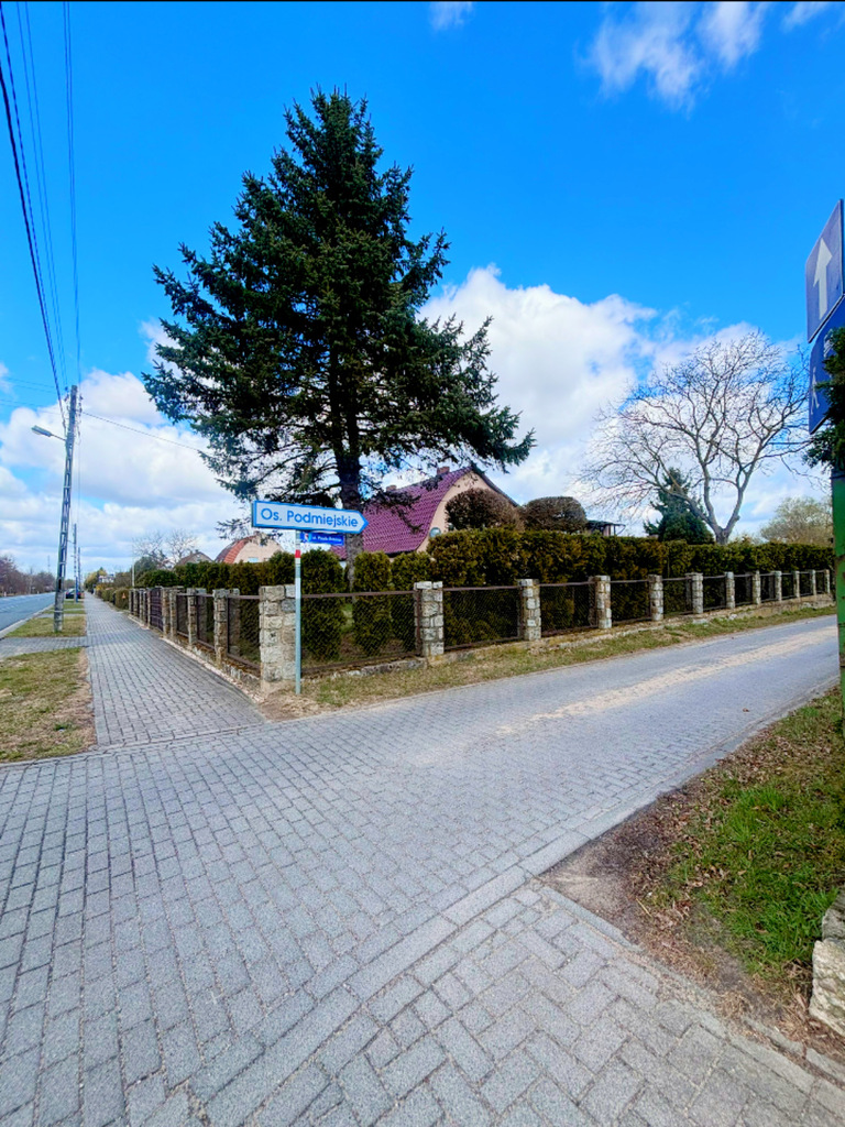 Działka budowlana z linią brzegową jeziora (6)