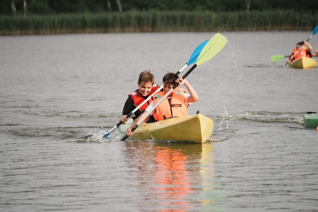 Działka budowlana z linią brzegową jeziora (8)
