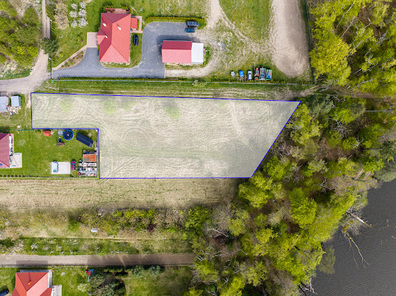 Działka budowlana z linią brzegową jeziora (5)