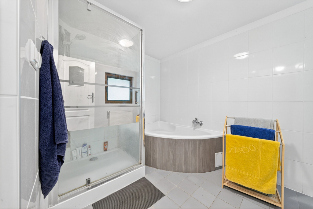 Ogromny dom 430 m2 | Idealny na biznes i życie (14)