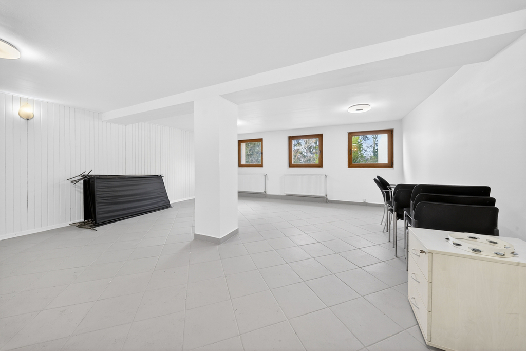 Ogromny dom 430 m2 | Idealny na biznes i życie (13)