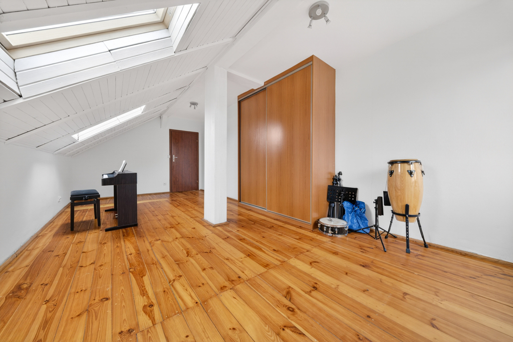 Ogromny dom 430 m2 | Idealny na biznes i życie (10)