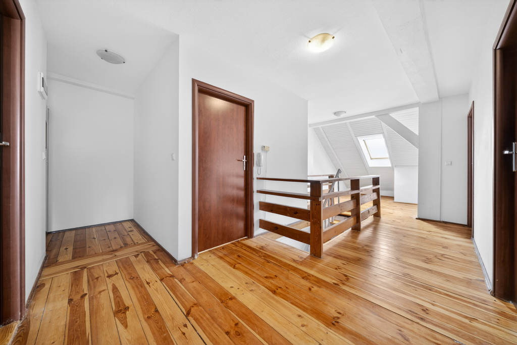 Ogromny dom 430 m2 | Idealny na biznes i życie (12)