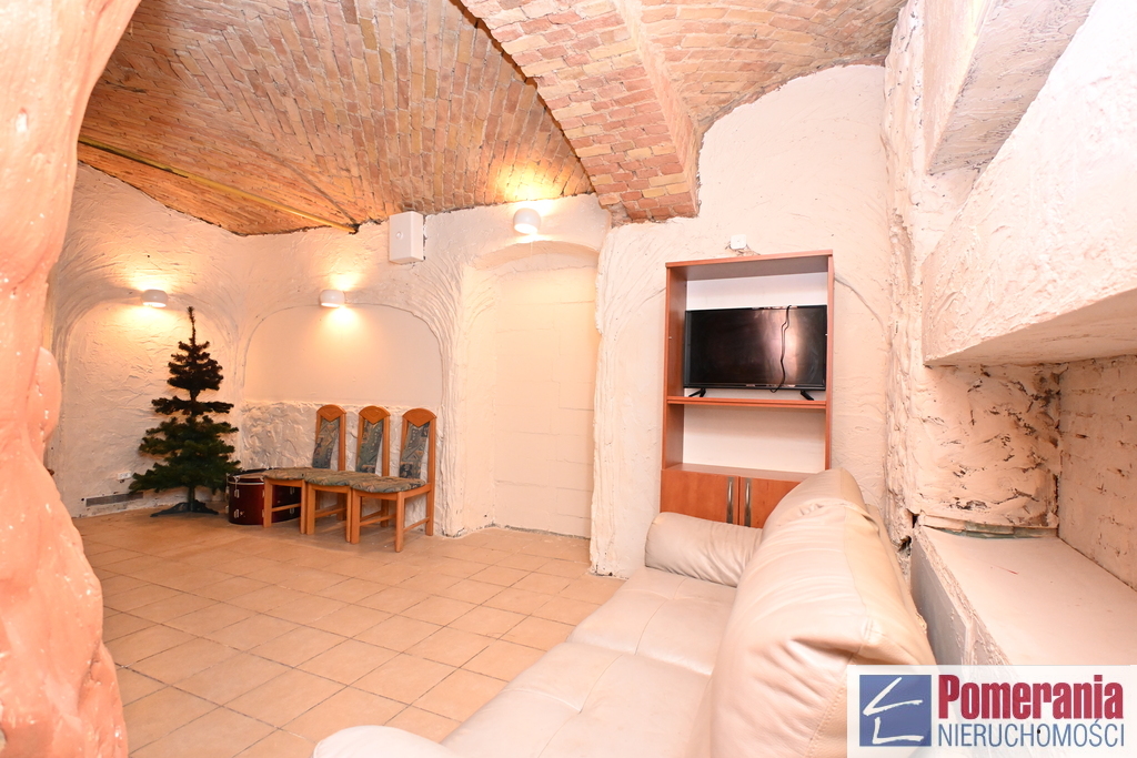 Do wynajęcia lokal w piwnicy centrum !!! (1)