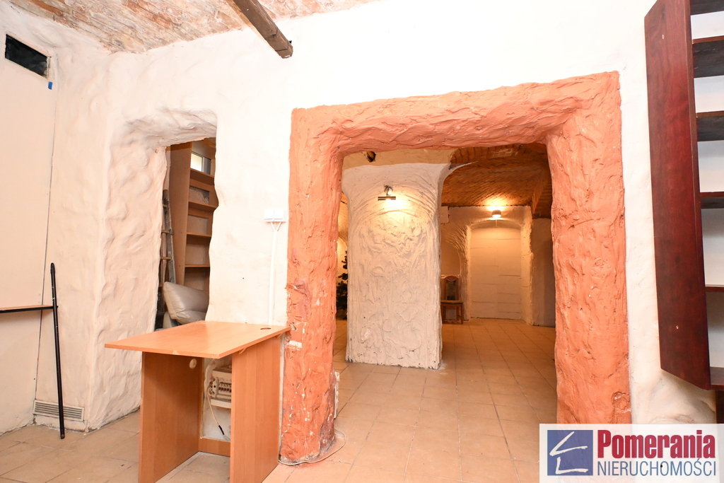 Do wynajęcia lokal w piwnicy centrum !!! (3)