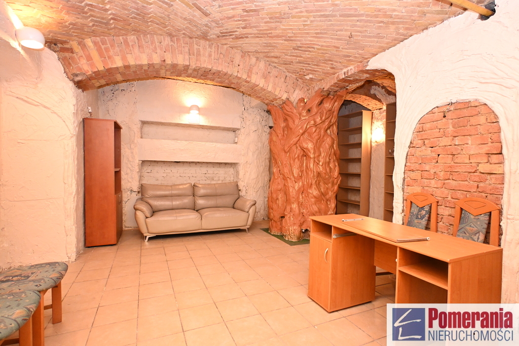 Do wynajęcia lokal w piwnicy centrum !!! (2)