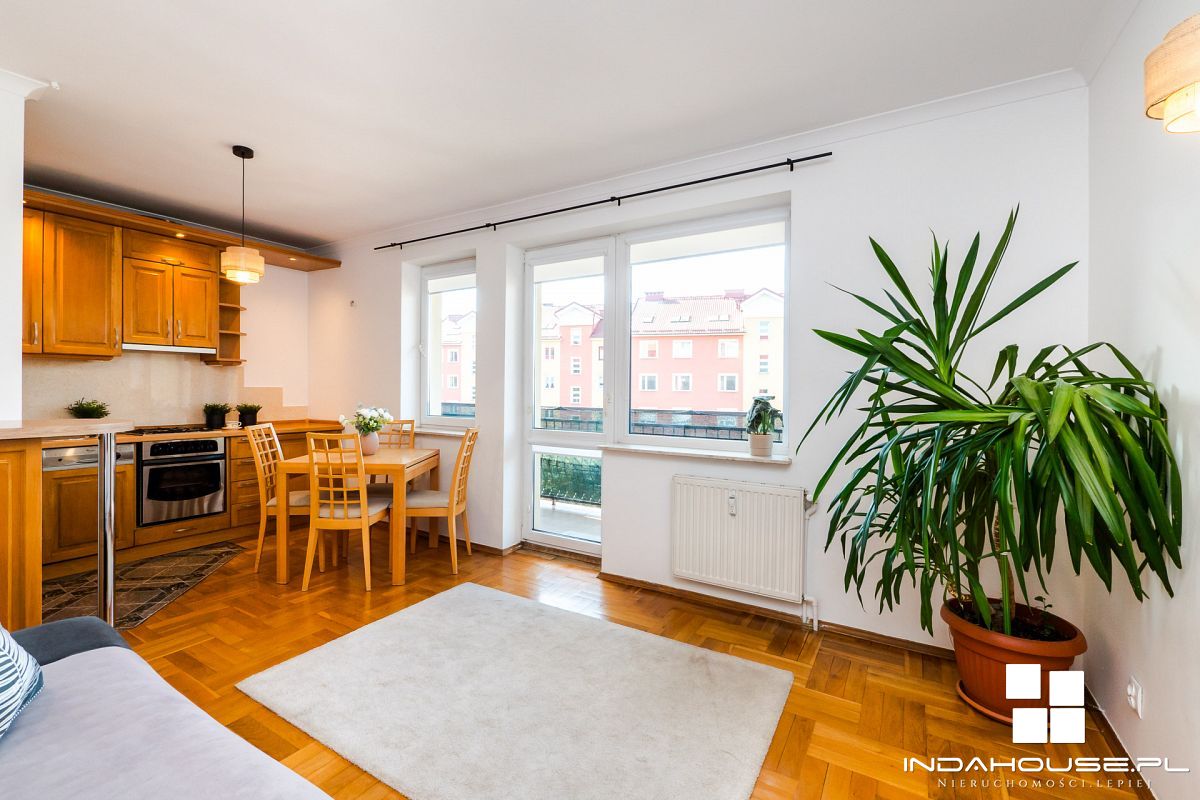 2 pokoje mieszkanie przy PKiW, balkon (4)