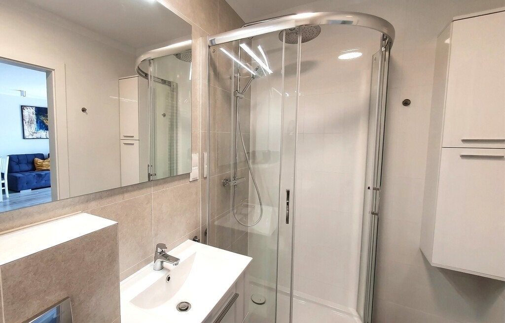 2-pokojowe mieszkanie z miejscem postojowym. (6)