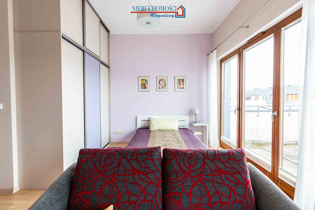 Kawalerka z dużym tarasem (8)