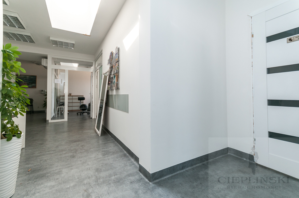 lokal medyczny na gabinety przy Deptaku Bogusława (10)