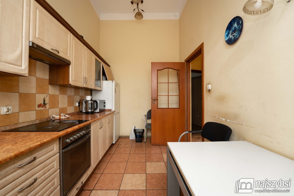 WĘGORZYCE-DOM Z WARSZTATEM SAMOCHODOWYM, HALĄ (15)