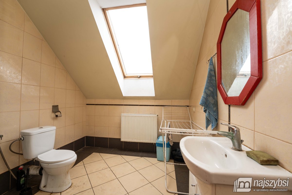 WĘGORZYCE-DOM Z WARSZTATEM SAMOCHODOWYM, HALĄ (16)