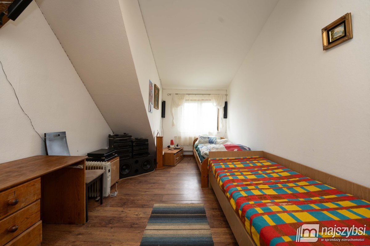 WĘGORZYCE-DOM Z WARSZTATEM SAMOCHODOWYM, HALĄ (18)