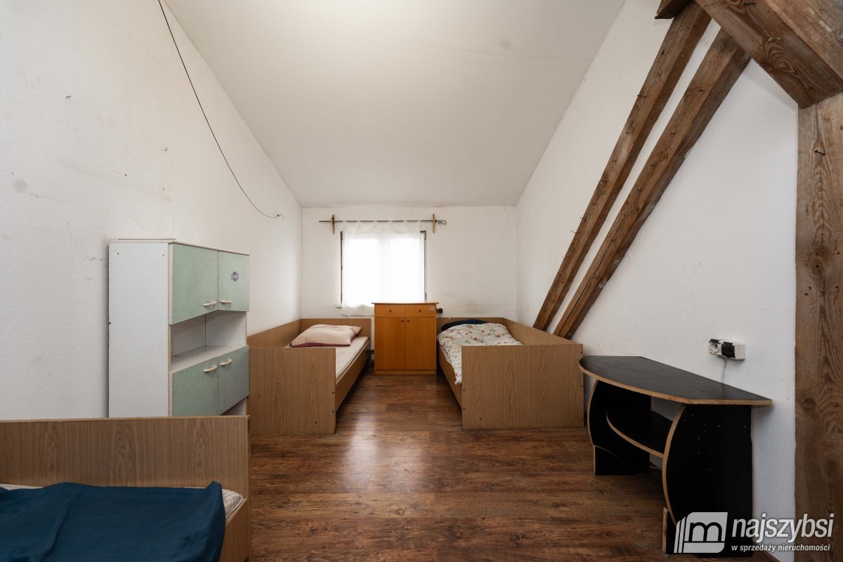 WĘGORZYCE-DOM Z WARSZTATEM SAMOCHODOWYM, HALĄ (20)