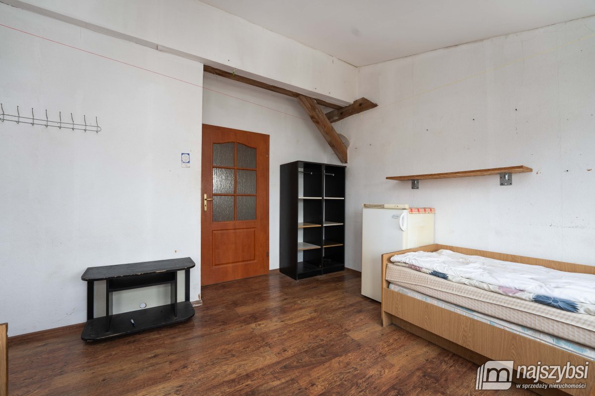 WĘGORZYCE-DOM Z WARSZTATEM SAMOCHODOWYM, HALĄ (23)