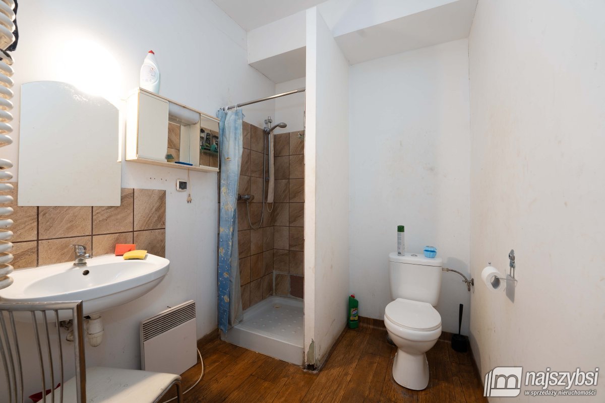 WĘGORZYCE-DOM Z WARSZTATEM SAMOCHODOWYM, HALĄ (24)