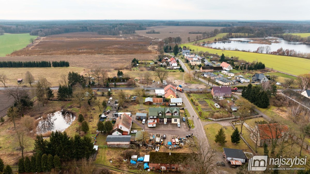 WĘGORZYCE-DOM Z WARSZTATEM SAMOCHODOWYM, HALĄ (28)
