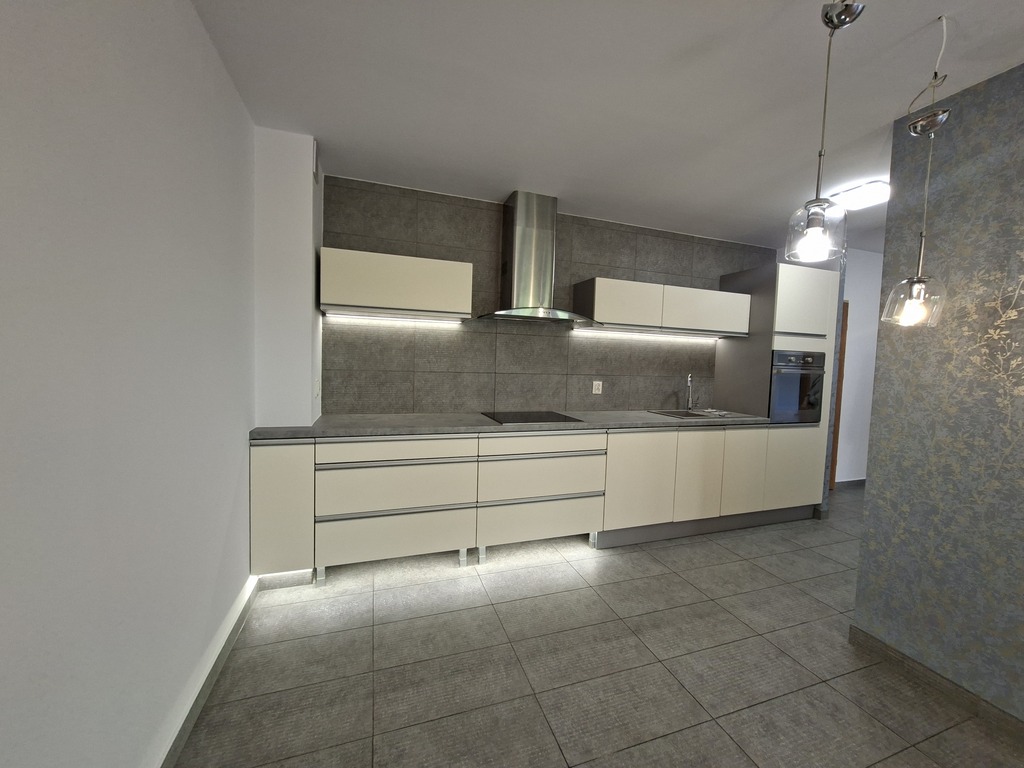 Bezrzecze - Mieszkanie z ogródkiem i garażem (2)