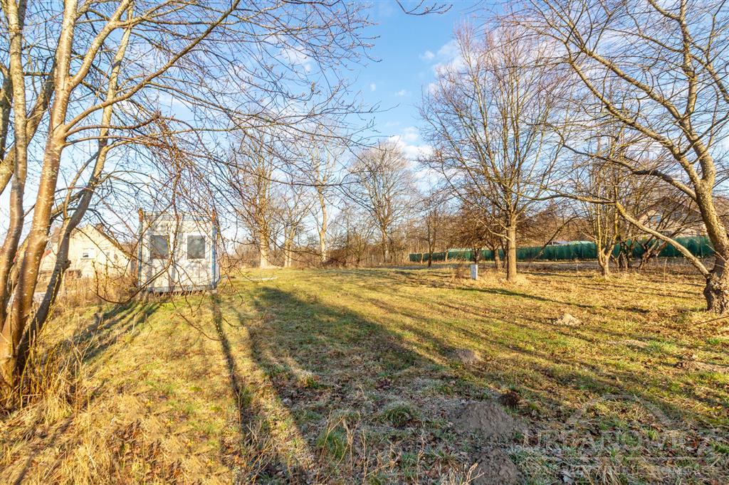 działka z wydanymi warunkami zabudowy i mediami -  (15)