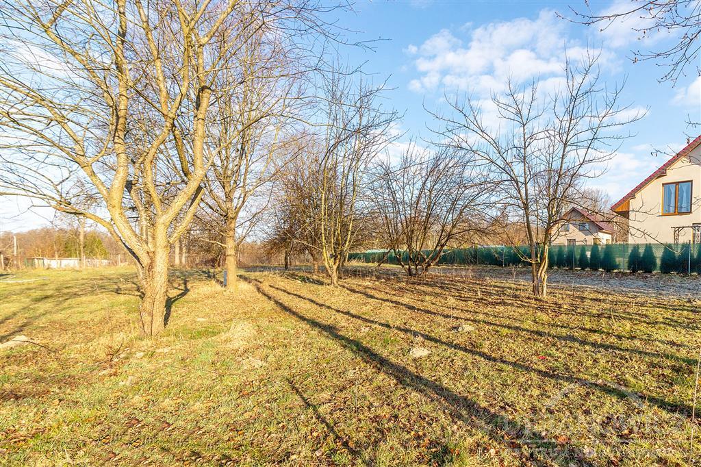 działka z wydanymi warunkami zabudowy i mediami -  (3)