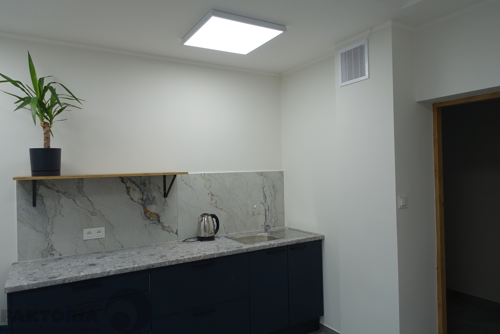 Budynek biurowy 205 m2 parter (17)