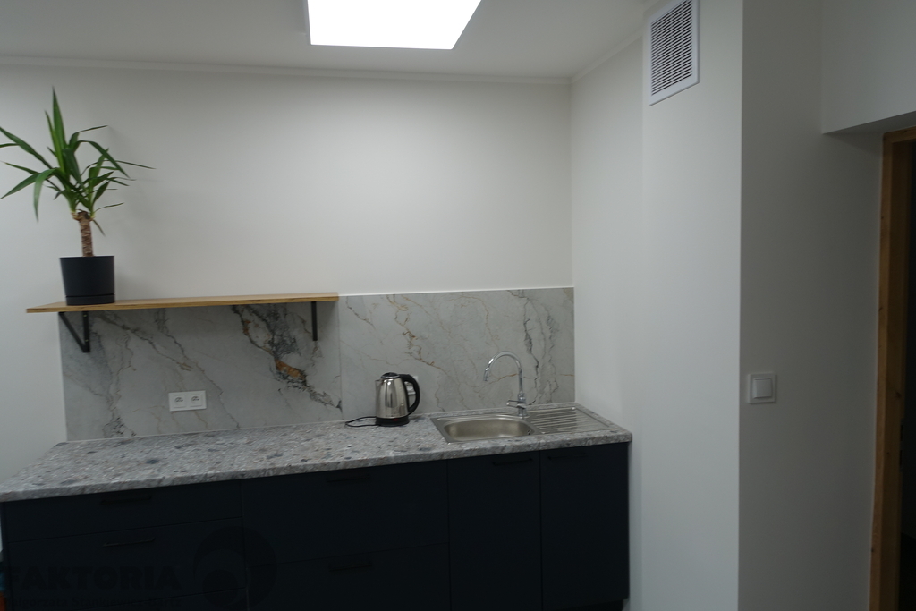 Budynek biurowy 205 m2 parter (18)