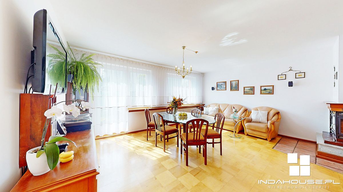 Szeregówka na os. Bukowym, pod lasem. Koszalin (1)