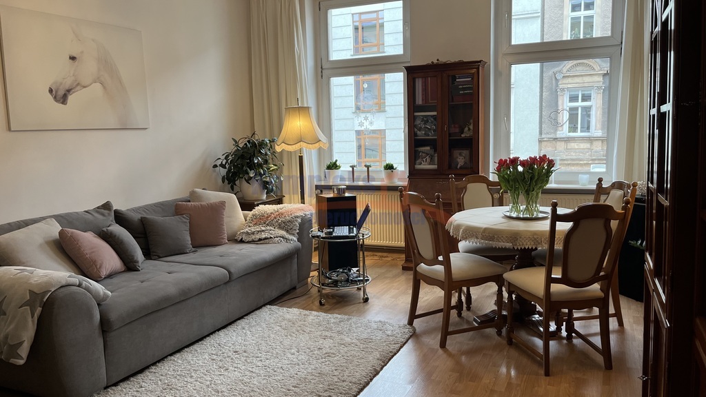 Sprzedaż-2 atrakcyjne , rozkładowe pokoje Centrum. (7)