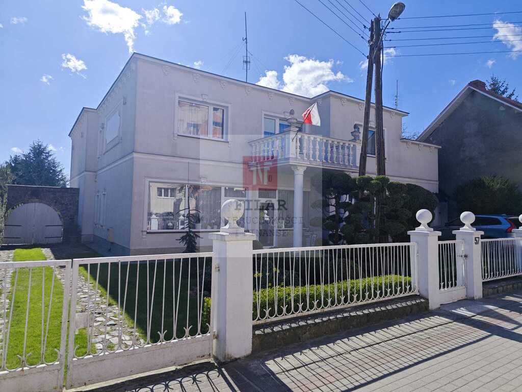 Duży, przestrzeny dom na sprzedaż, 260m2. (1)