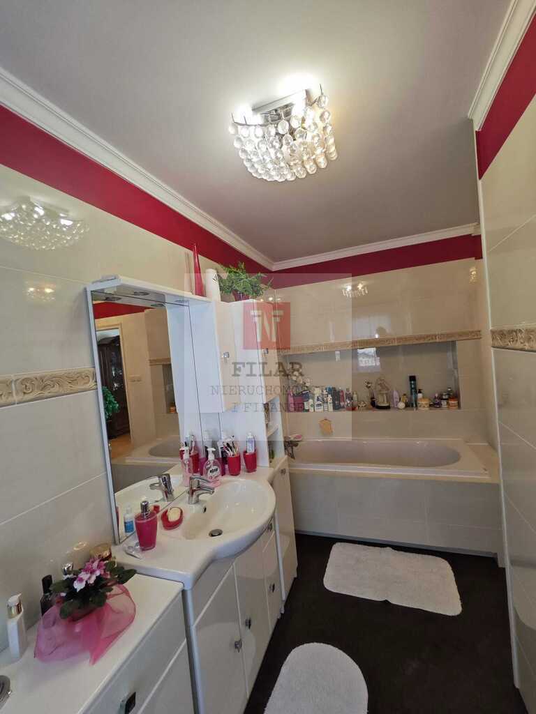 Duży, przestrzeny dom na sprzedaż, 260m2. (13)