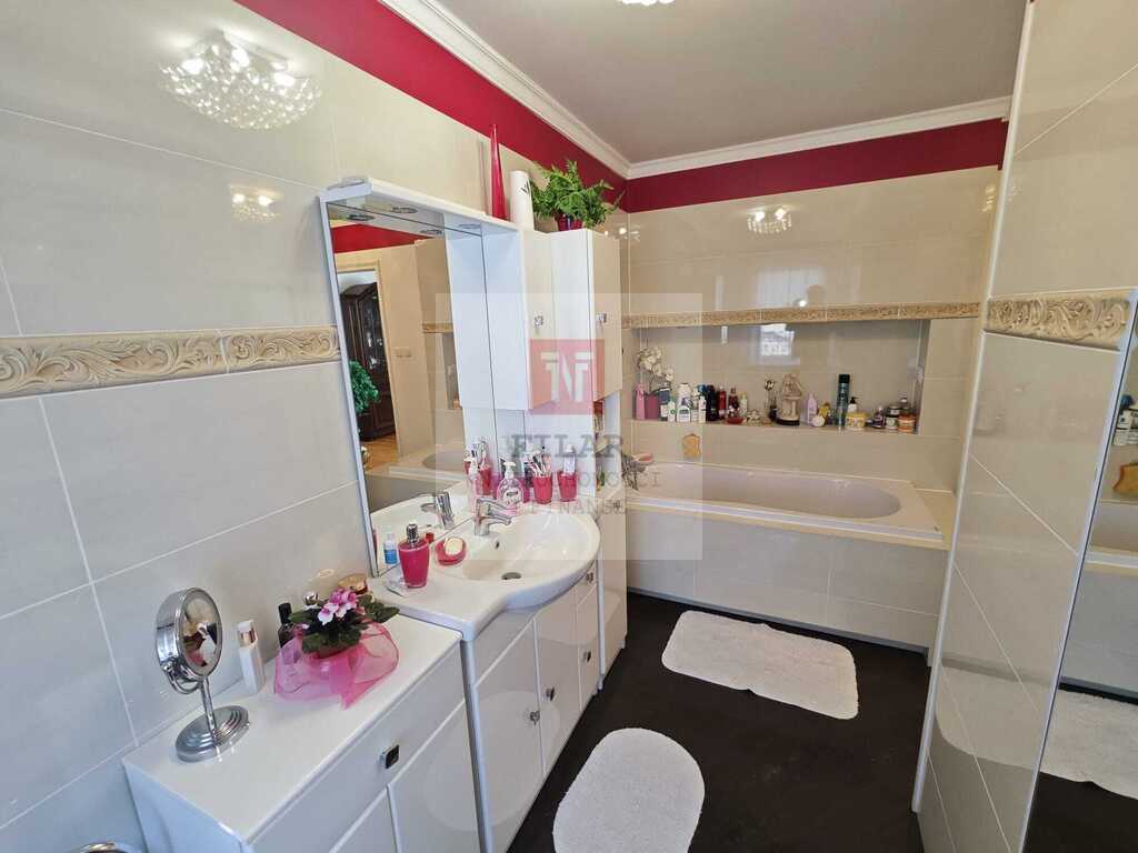 Duży, przestrzeny dom na sprzedaż, 260m2. (14)